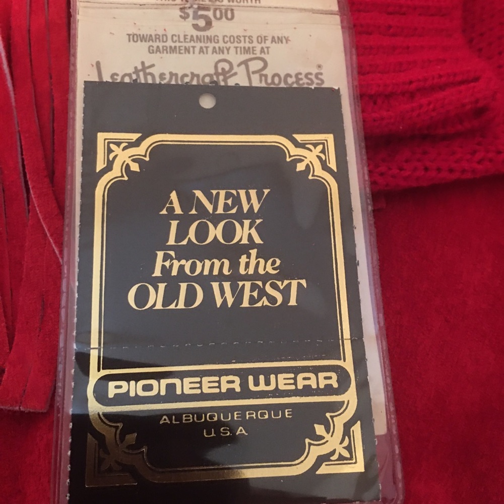 BEAUTIFUL VINTAGE SWEATER WITH LEATHER & FRINGE NWT - Picture 5 of 6